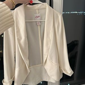 White blazer in size M